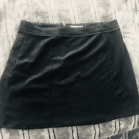 Francesca’s suede mini skirt - Picture 6 of 9